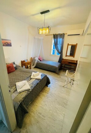 1 chambre, fer et planche à repasser, lit parapluie, Wi-Fi gratuit