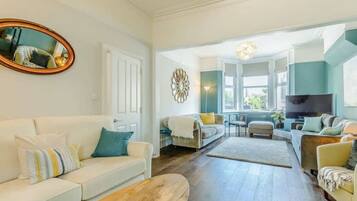 Smart TV, offices, computer monitors