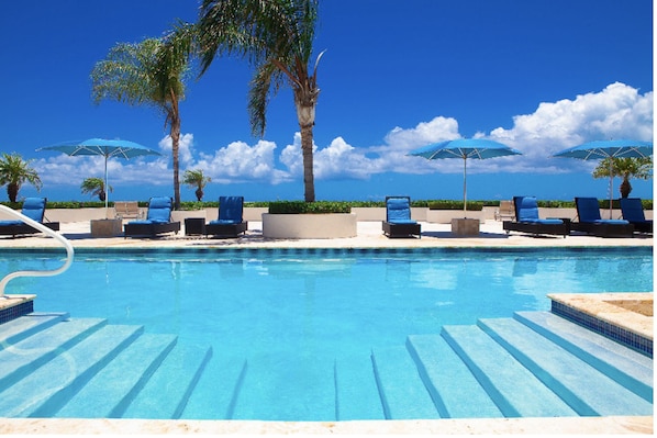 Outdoor pool, a heated pool - " Tradewinds" Updated Luxury Condo-Turtle Cove- 5 Minute Walk to Beach (The Bight Settlement)
