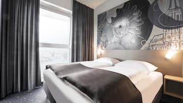 Room with French Bed | Desk, soundproofing, free WiFi