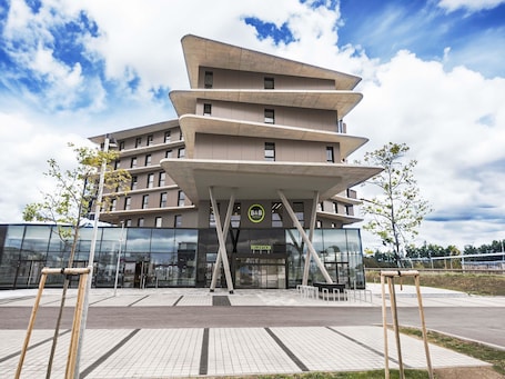 Exterior. B&B Hotel Wiener Neudorf