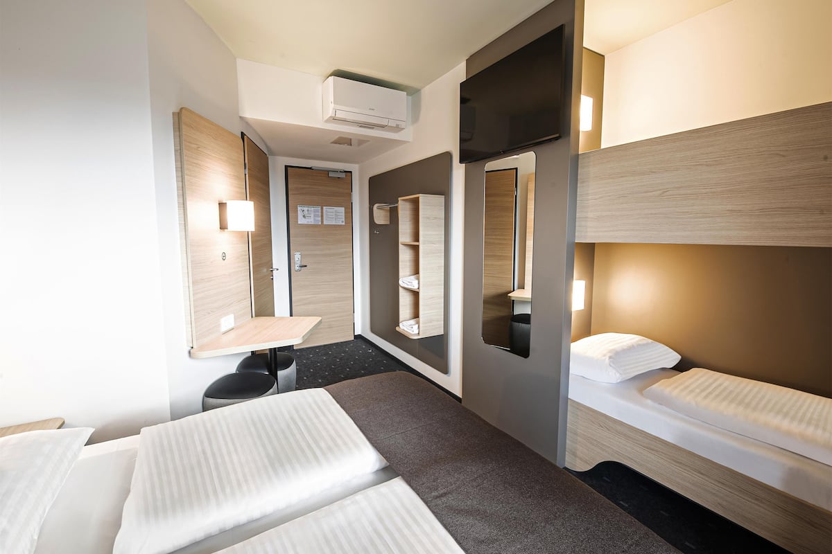 Chambre Familiale | 1 chambre, bureau, chambres insonorisées, Wi-Fi gratuit