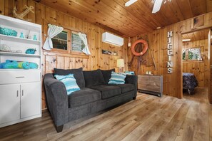 Smart-TV, Tischfußball, Stereoanlage