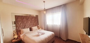 2 chambres, fer et planche à repasser, lit parapluie, Wi-Fi gratuit