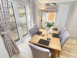Dining - 8 Waterside Wood (Windermere)