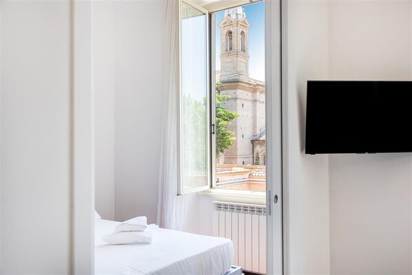 2 makuuhuonetta, silitysrauta/-lauta, internet, vuodevaatteet