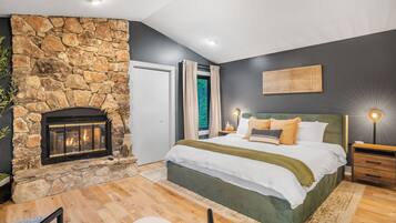 4 bedrooms, in-room safe, iron/ironing board, travel crib