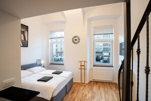 Grand Studio | Desk, free WiFi, bed sheets - Rhino Studios (Ljubljana)