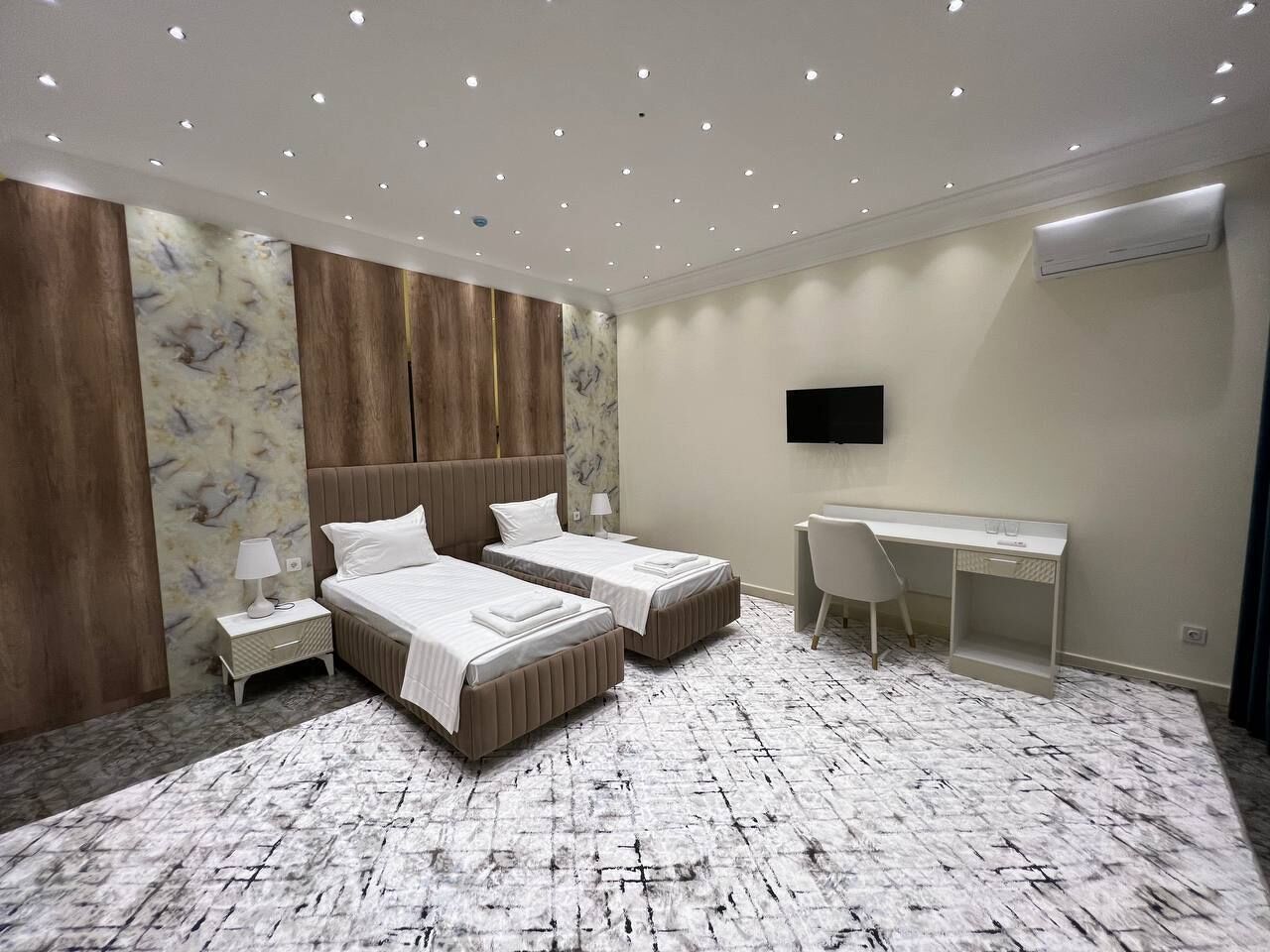 Free WiFi, bed sheets