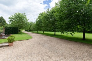 Property grounds - The Cart Lodge at Grove Barn (Eye)