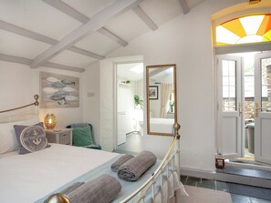 3 bedrooms, free WiFi, bed sheets - 3 bedroom accommodation in Camelford (Camelford)