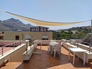 Outdoor dining - Oil sea (two-room apartment in the center and 3 min walk from the SEA) (San Vito Lo Capo)