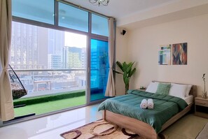 Balcony view - Nice Studio Balcony N Pool View Marina (Dubai)