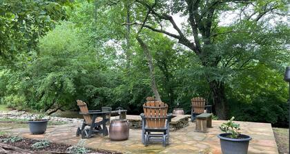 Creek View Casita - A Detached Studio on Hot House Creek!