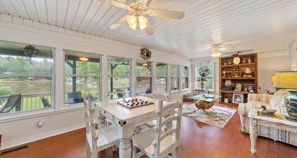 Songbird House sleeps 8, wrap around porch, kayaks, canoe, dock & great fishing!