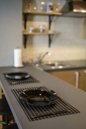 Departamento de lujo | Cocina privada | Frigobar, cafetera de espresso, cafetera y tetera y tetera eléctrica 