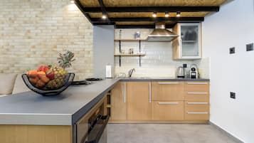 Departamento de lujo | Cocina privada | Frigobar, cafetera de espresso, cafetera y tetera y tetera eléctrica