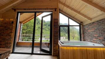 Luxury Suite | 2 bedrooms, Egyptian cotton sheets, premium bedding, desk