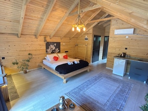 Luxury Suite | 2 bedrooms, Egyptian cotton sheets, premium bedding, desk