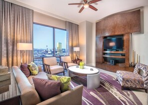 Fernseher, Kamin, DVD-Player