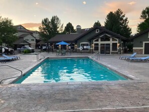 Ulkouima-allas, lämmitetty uima-allas