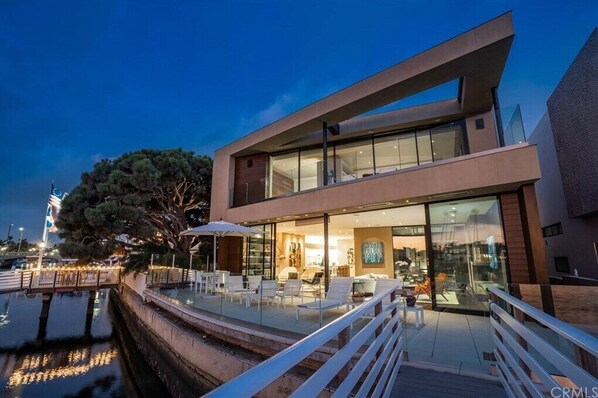 Exterior - Naples Island Stunner! (Long Beach)