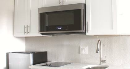 Beautifully Updated, Fully Furnished Studio Condo In the heart of Dallas