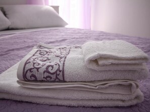 2 chambres, Wi-Fi gratuit, draps fournis