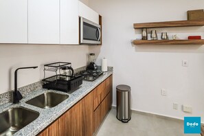 Basic Apartment | Private kitchen