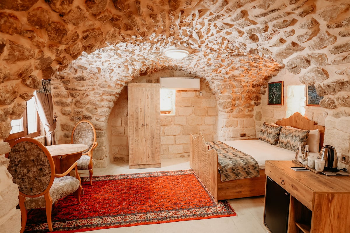 Family İki Ayrı Yataklı Oda | 1 yatak odası, ücretsiz minibar, odada kasa, masa