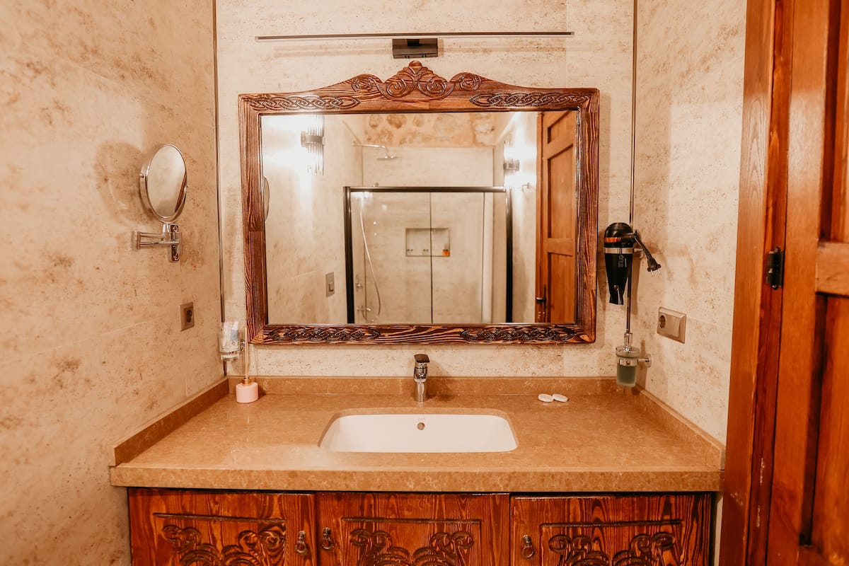 Comfort Süit | Banyo | Saç kurutma makinesi, terlik, havlu, sabun