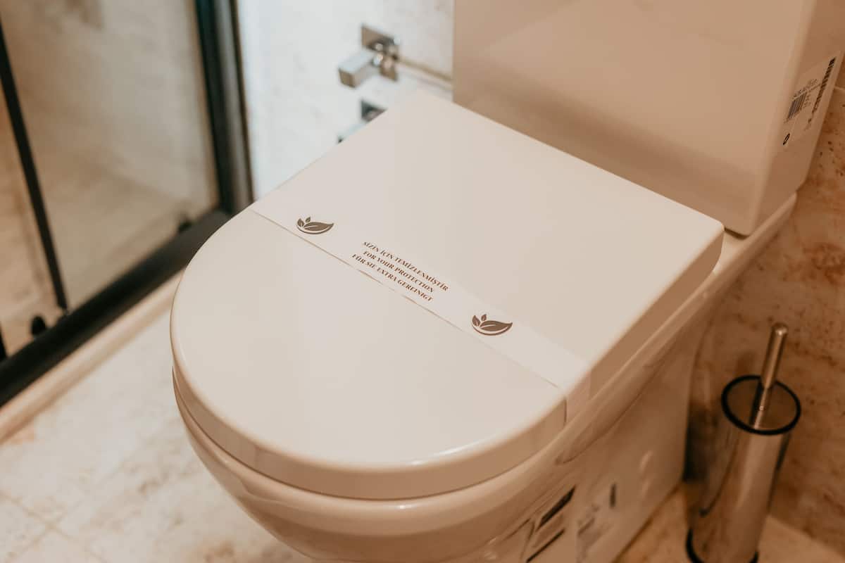 Family İki Ayrı Yataklı Oda | Banyo | Saç kurutma makinesi, terlik, havlu, sabun