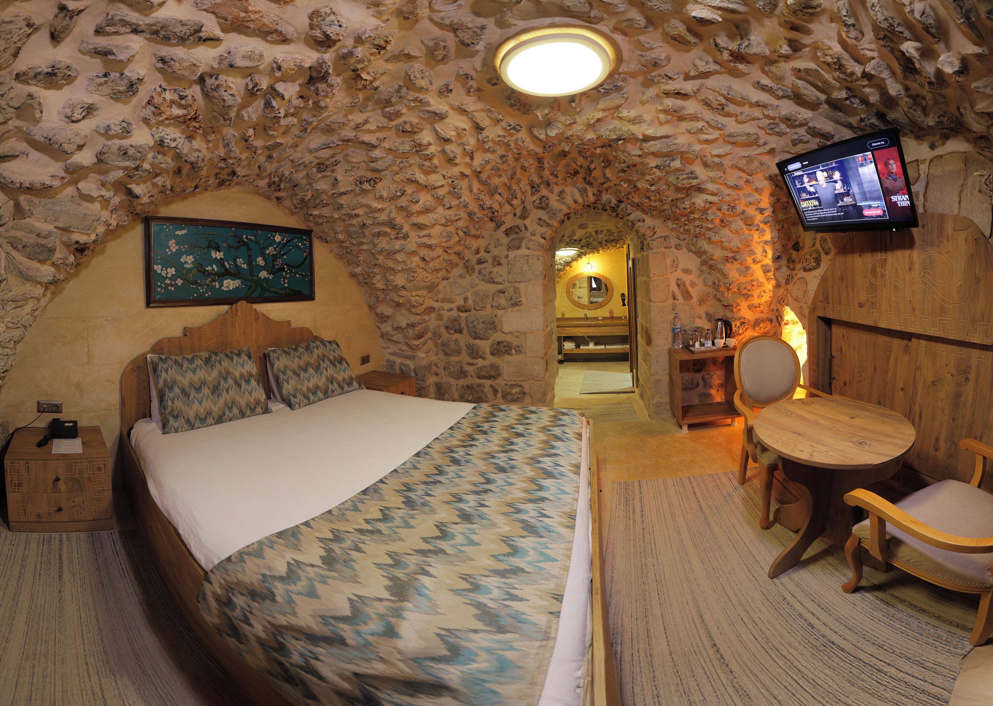 Standard Room | Free minibar, in-room safe, desk, laptop workspace