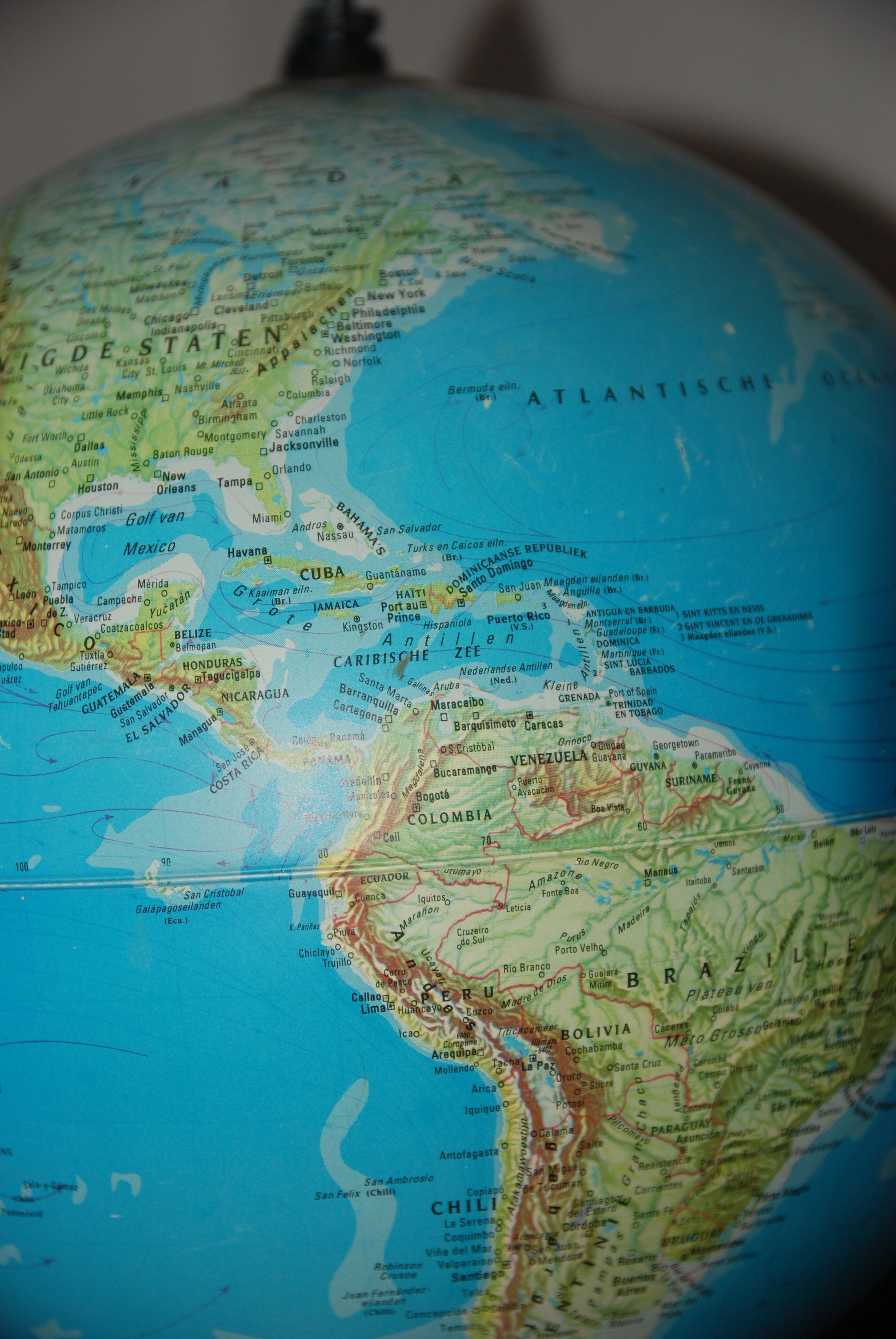 Een gedetailleerde kaart met de focus op Midden- en Zuid-Amerika, met landen zoals Brazilië, Colombia en Venezuela.