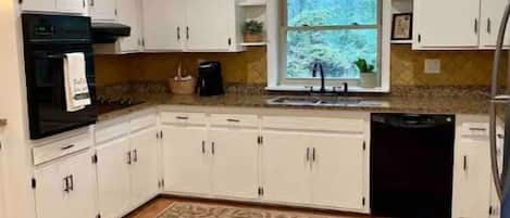 Fridge, oven, stovetop