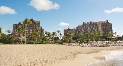 Ko Olina | Romantic Disney Retreat | Lagoon + Pool