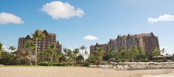 Ko Olina | Romantic Disney Retreat | Lagoon + Pool