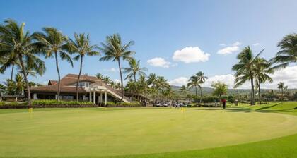 Ko Olina | Couples Disney Retreat | Lagoon + Pool