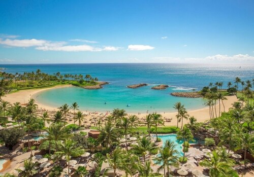 Ko Olina | Couples Disney Retreat | Lagoon + Pool