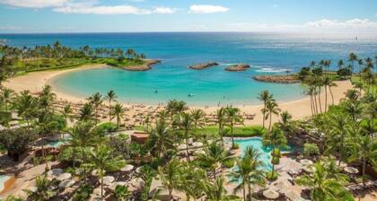 Ko Olina | Couples Disney Retreat | Lagoon + Pool