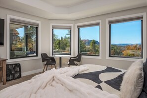 6 Schlafzimmer, Schreibtisch, Bügeleisen/Bügelbrett, kostenloses WLAN