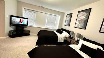 5 slaapkamers, een bureau, een strijkplank/strijkijzer, gratis wifi