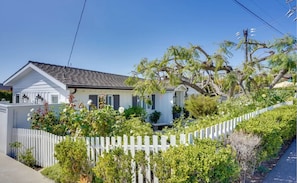 Exterior - Coastal Haven in the heart of Laguna Beach (Laguna Beach)