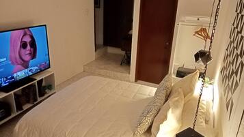 1 chambre, fer et planche à repasser, Wi-Fi, draps fournis