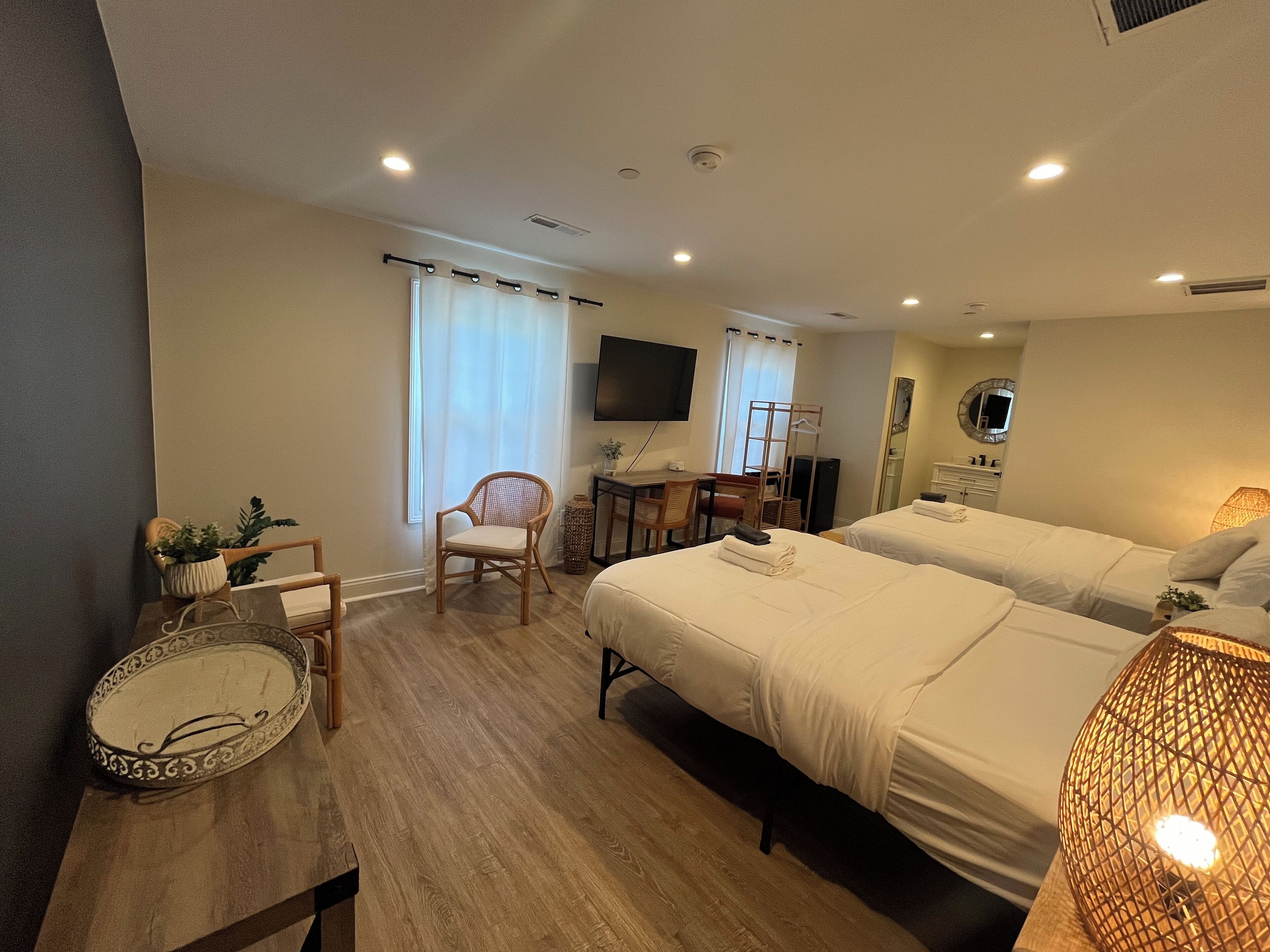 6 chambres, fer et planche à repasser, Wi-Fi gratuit, draps fournis