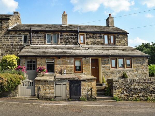 Exterior - 2 bedroom accommodation in Kirkburton, near Huddersfield (Kirkburton, near Huddersfield)