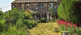 2 bedroom accommodation in Kirkburton, near Huddersfield