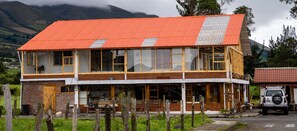 Front of property - Ilinizas Mountain Lodge  (El Chaupi)