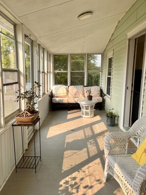 Terrace/patio - 3 Bedroom Home in East Matunuck Awaits you for the Summer!! (South Kingstown)