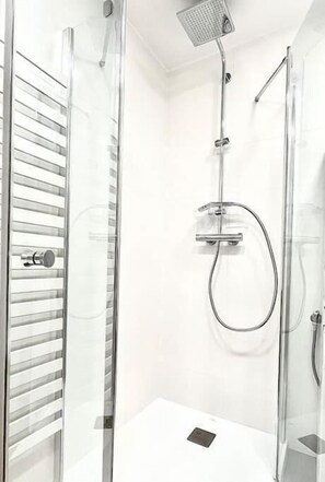 Hair dryer, towels - Cosy & New 2 bedrooms in Center (Luxembourg City)